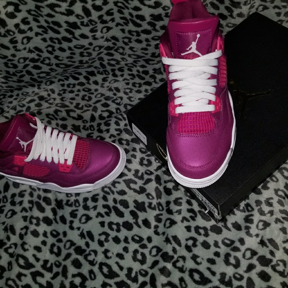 Air Jordan Retro 4